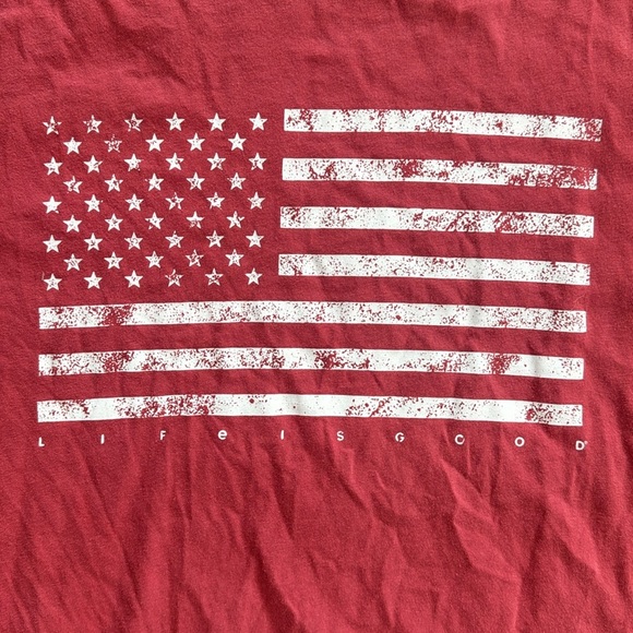 super cute and comfy size L red American flag graphic tshirt from Life is Good!! - Picture 2 of 5